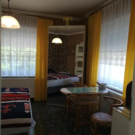 Δωμάτια σε οικογενειακή κατοικία Balaton Apartmanhaz