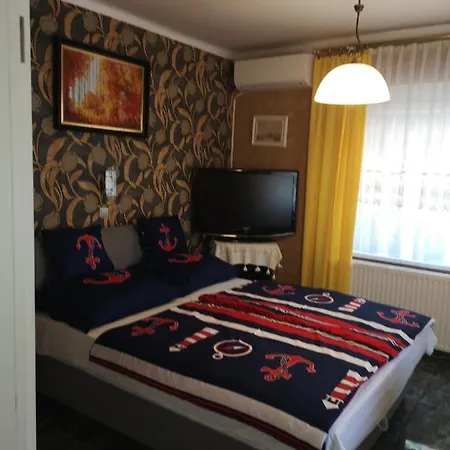 Balaton Apartmanhaz * Σίοφοκ