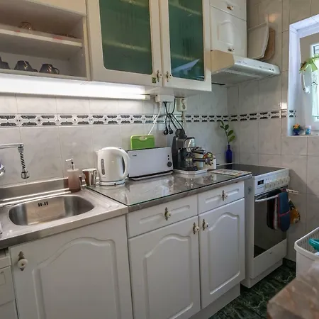 Balaton Apartmanhaz منزل للإقامة *