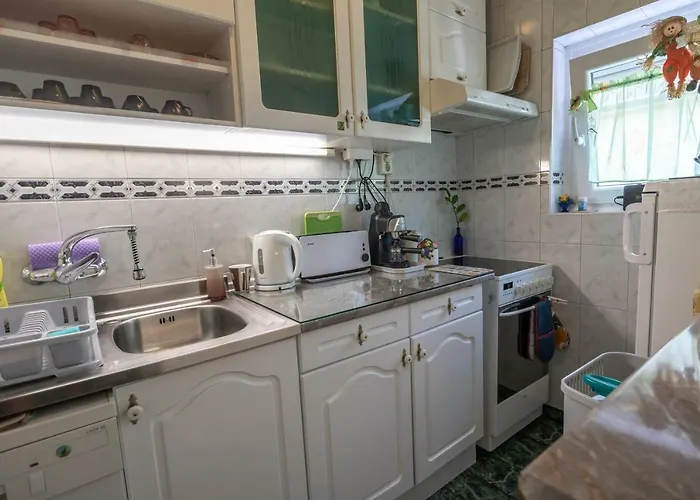 Balaton Apartmanhaz منزل للإقامة *