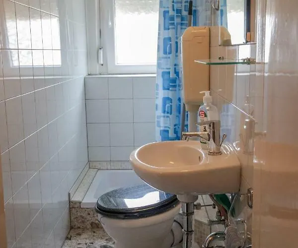 Balaton Apartmanhaz *